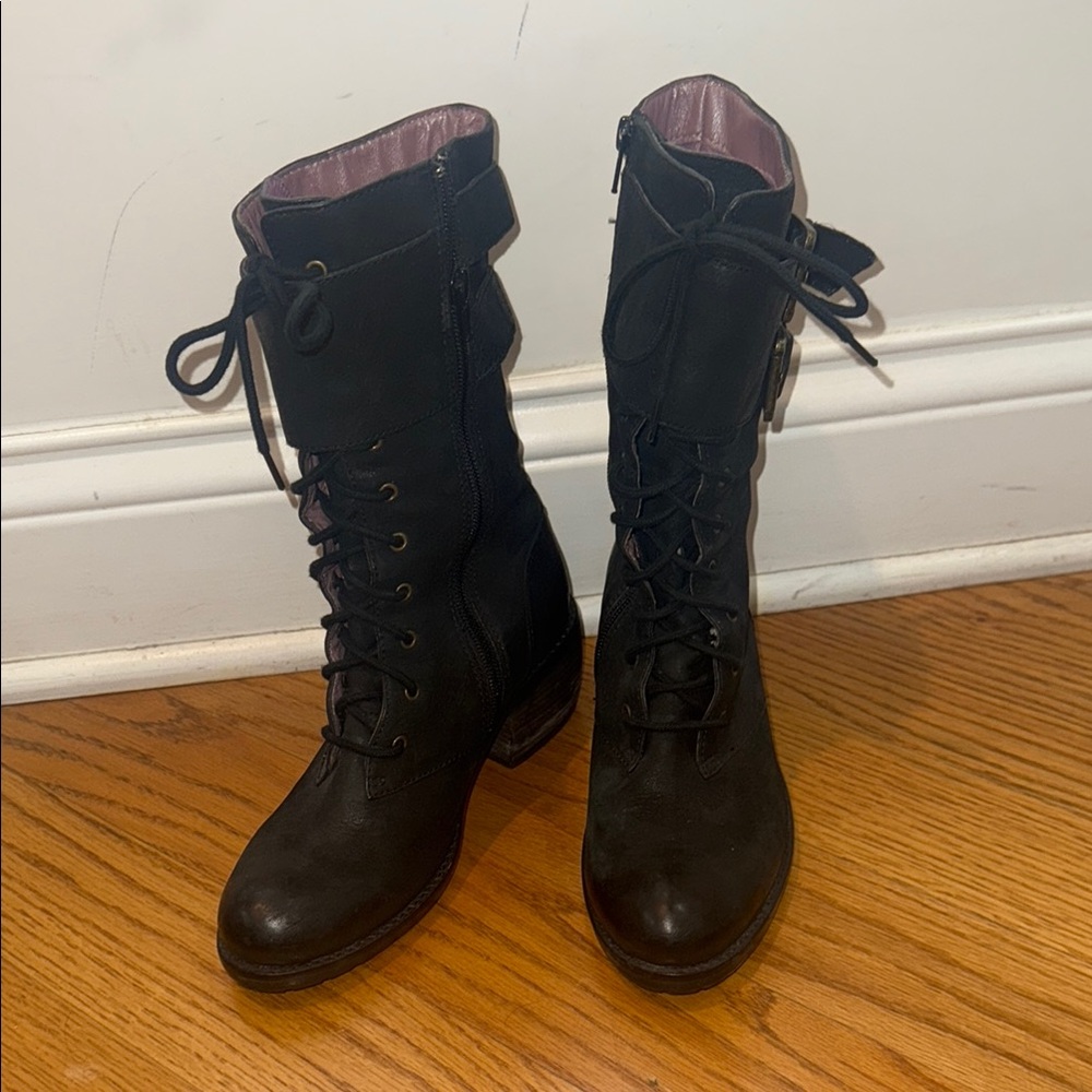 Luxury Rebel Black Combat Boots with Lace-Up Design